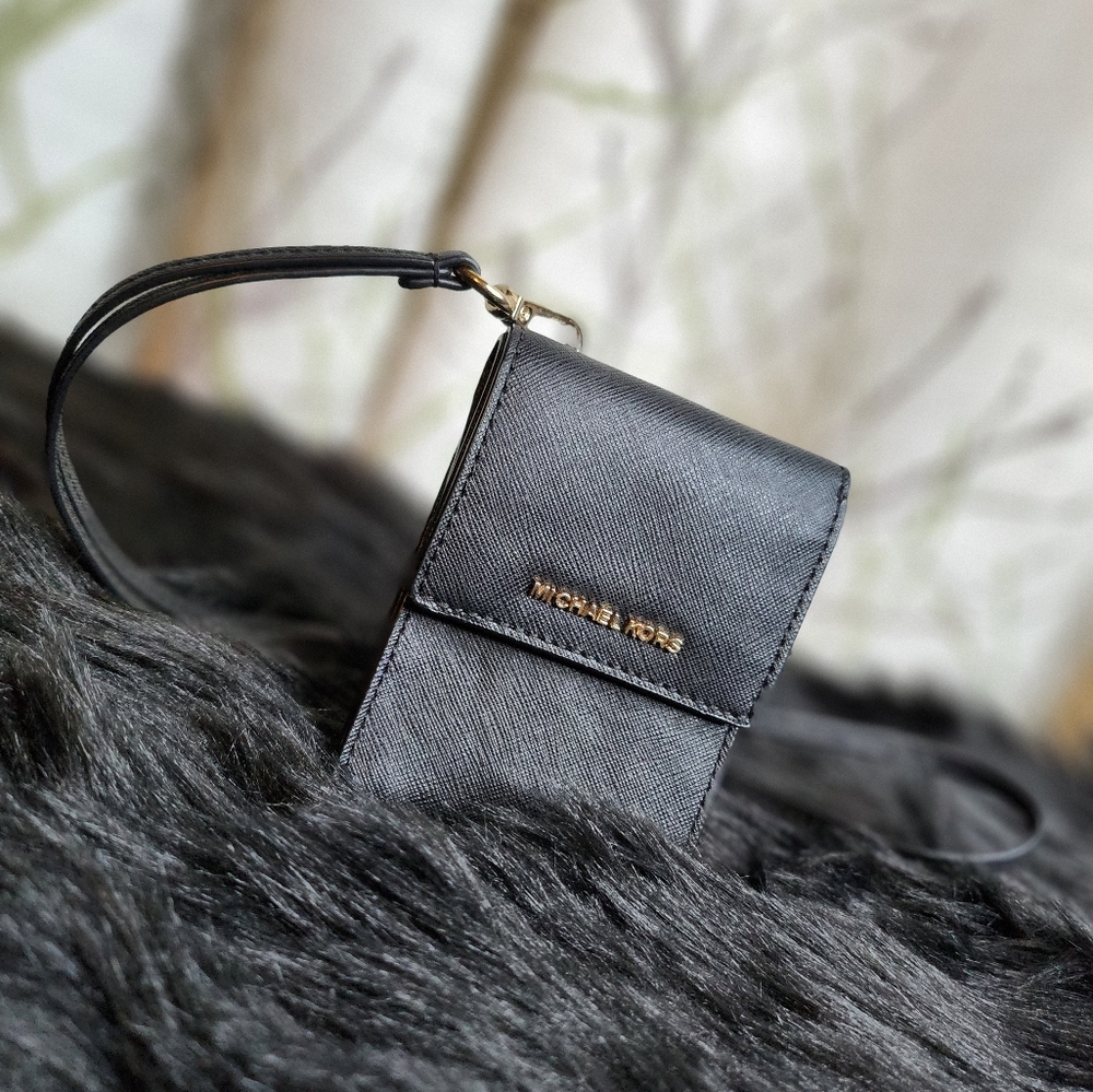 Michael kors lanyard